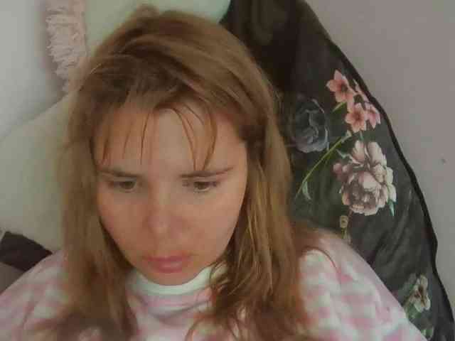Model: ElenaPleasure