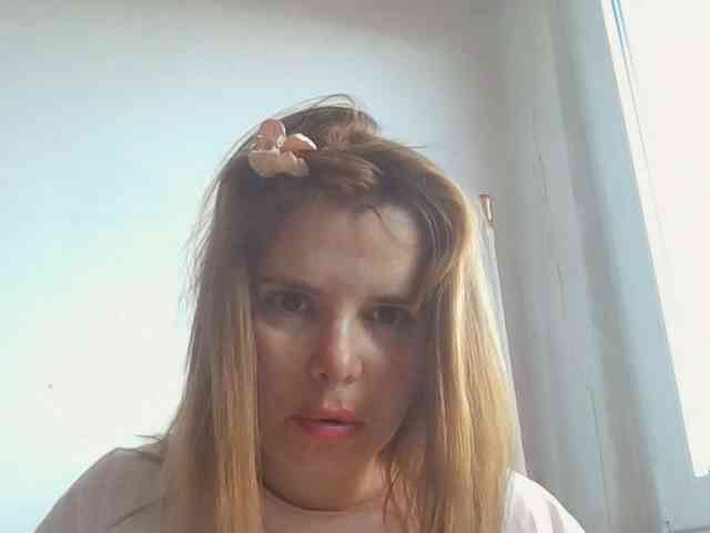Model: ElenaPleasure