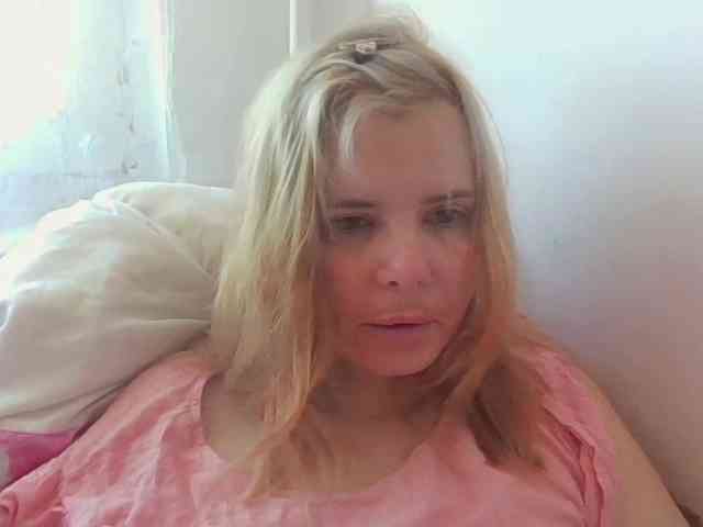 ElenaPleasure webcam