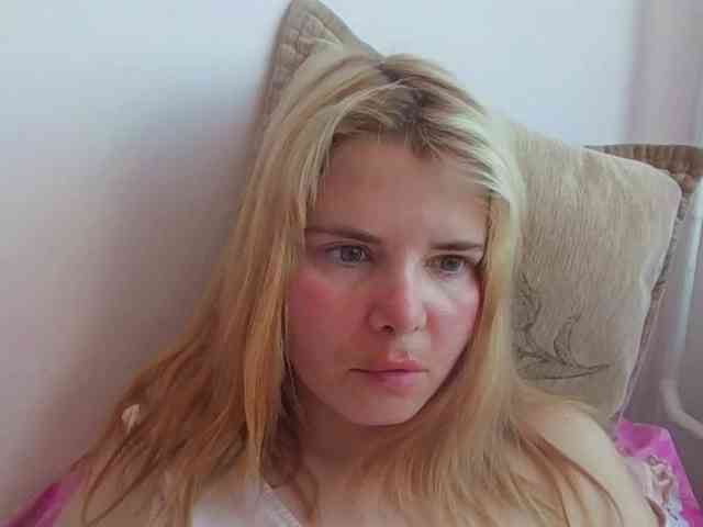 ElenaPleasure webcam