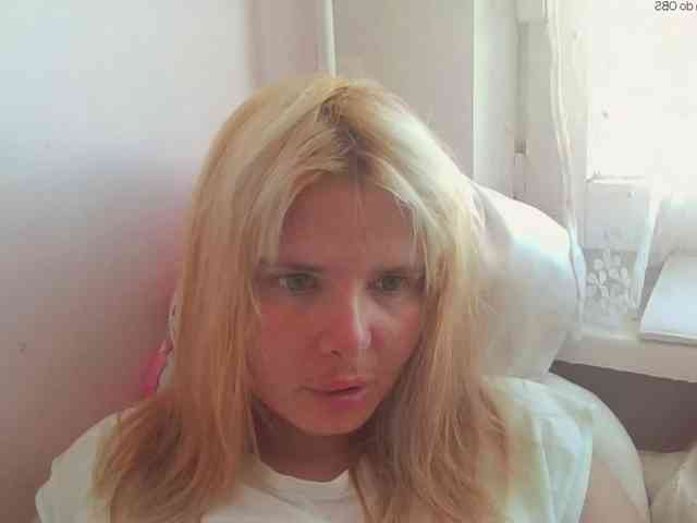 Model: ElenaPleasure