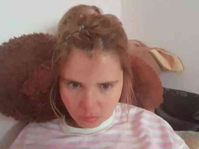 ElenaPleasure webcam