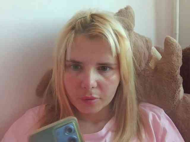 ElenaPleasure webcam