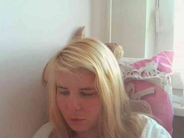 ElenaPleasure webcam