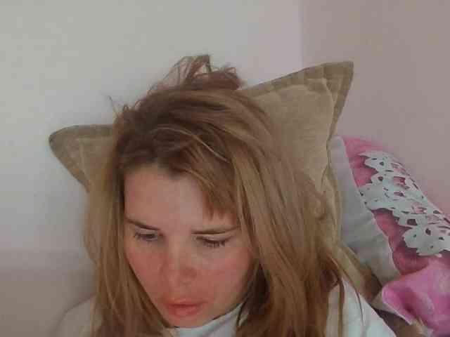 ElenaPleasure webcam