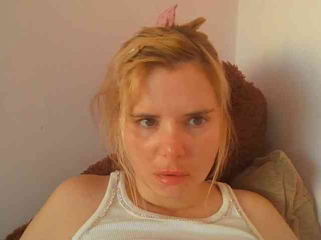 Model: ElenaPleasure