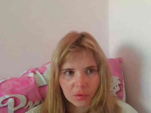ElenaPleasure webcam