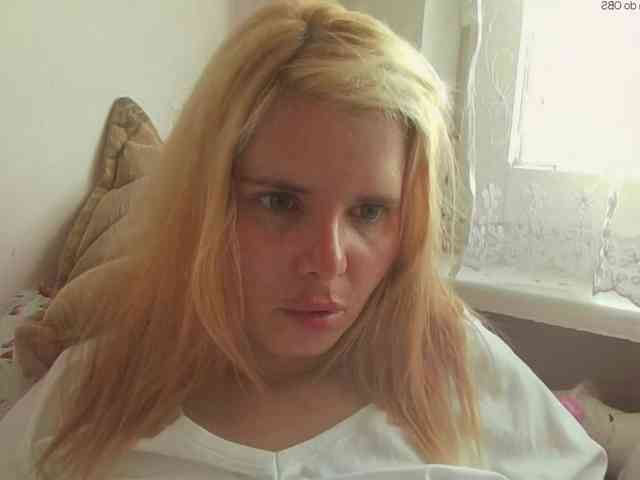 Model: ElenaPleasure