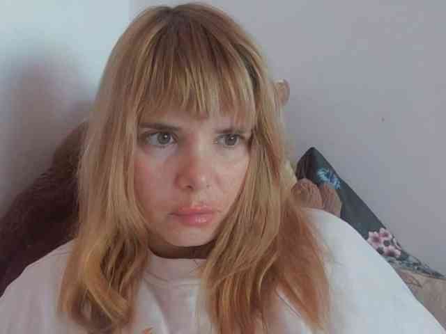 ElenaPleasure webcam