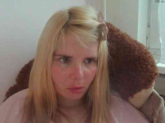 ElenaPleasure webcam