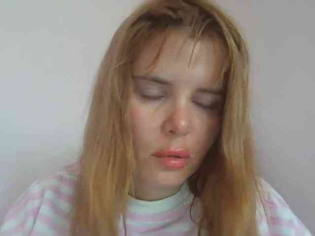 ElenaPleasure webcam