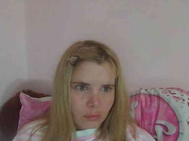 ElenaPleasure webcam