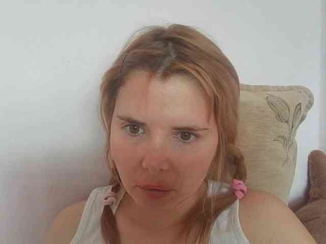 ElenaPleasure webcam