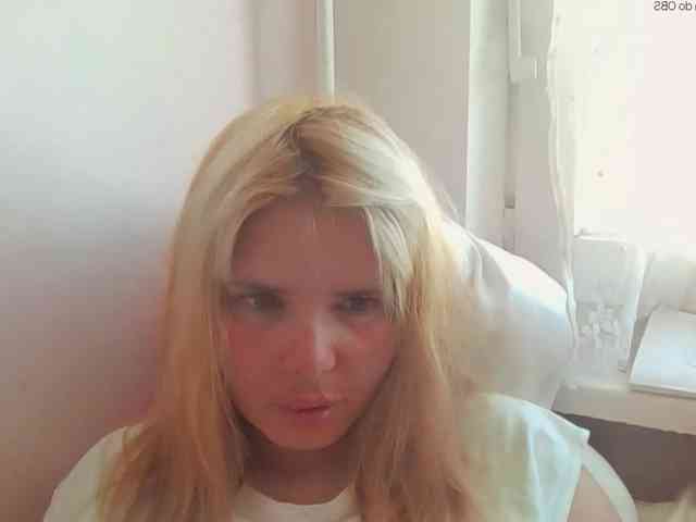 Model: ElenaPleasure