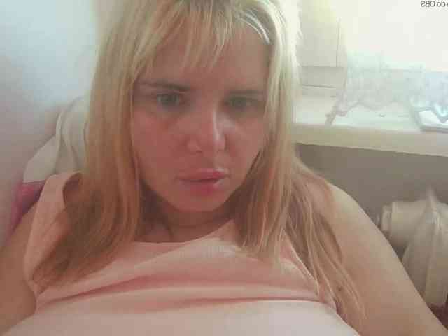 Model: ElenaPleasure