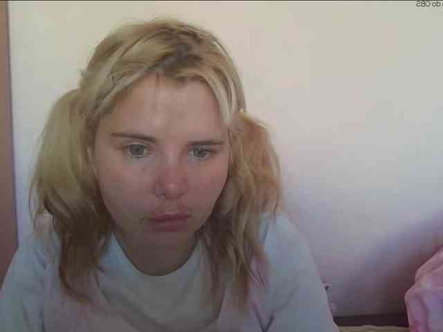 ElenaPleasure webcam