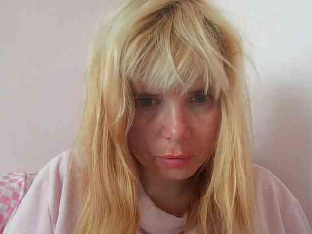 ElenaPleasure webcam