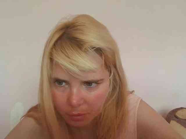 ElenaPleasure webcam