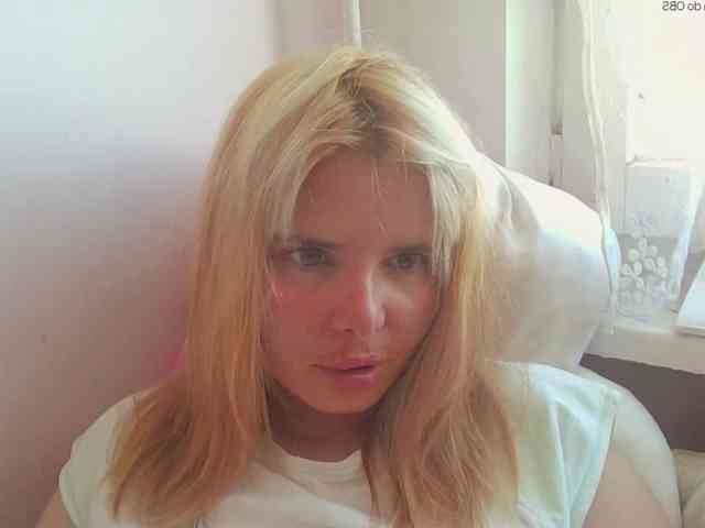 ElenaPleasure webcam