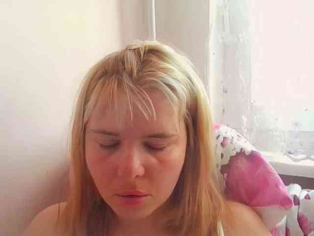 Model: ElenaPleasure