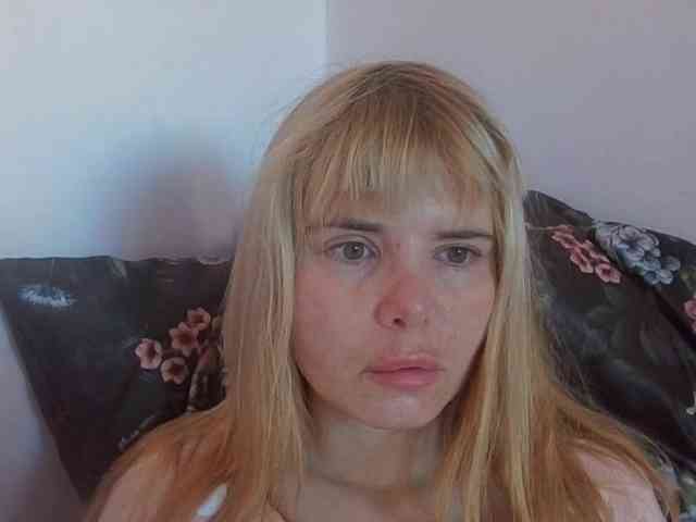 ElenaPleasure webcam