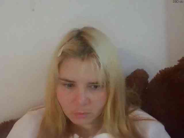 ElenaPleasure webcam