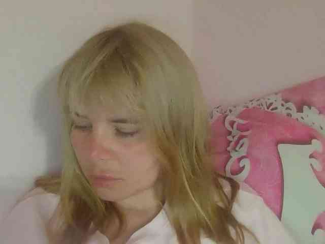 Model: ElenaPleasure