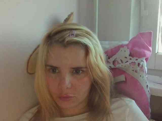 ElenaPleasure webcam