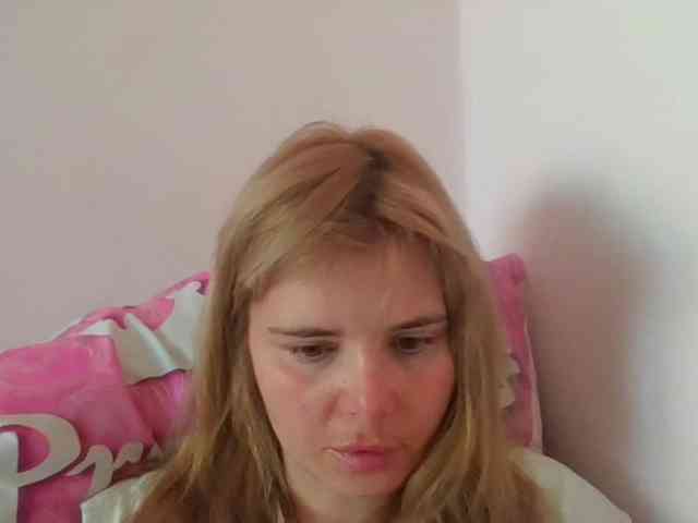 ElenaPleasure webcam