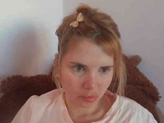 ElenaPleasure webcam