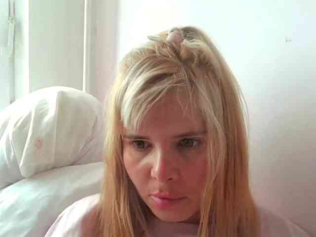 ElenaPleasure webcam