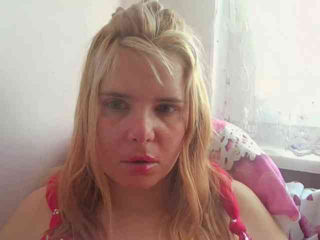 Model: ElenaPleasure