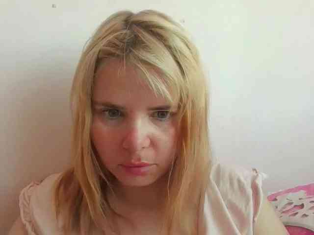 ElenaPleasure webcam