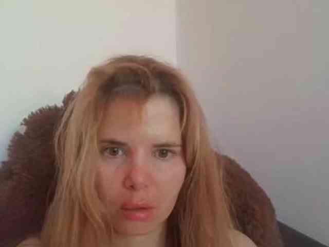 ElenaPleasure webcam