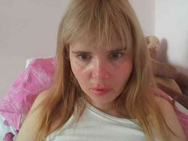 Model: ElenaPleasure
