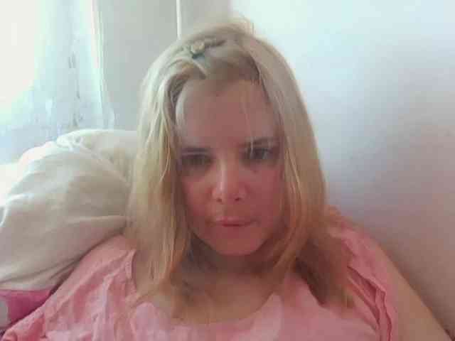 ElenaPleasure webcam