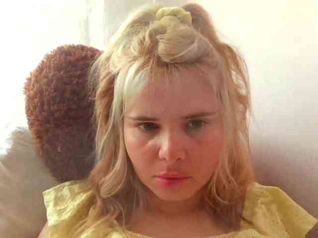 ElenaPleasure webcam