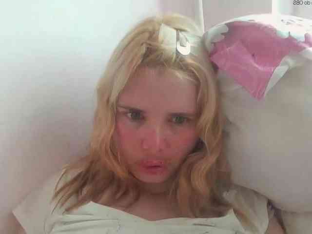 ElenaPleasure webcam
