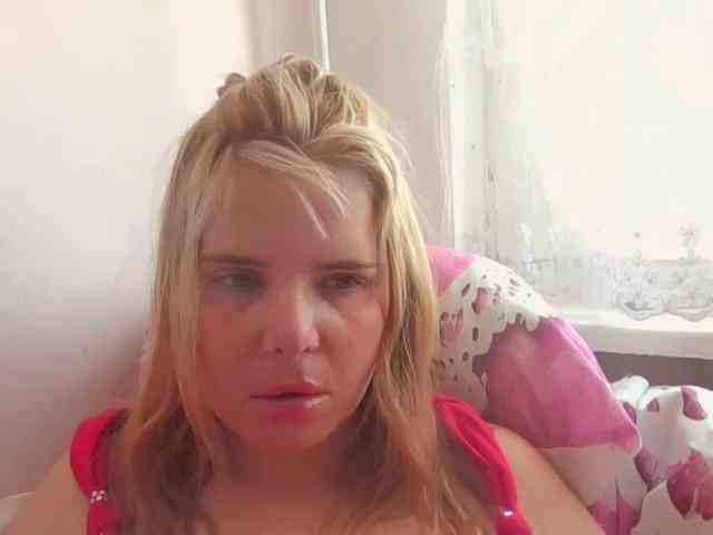 Model: ElenaPleasure