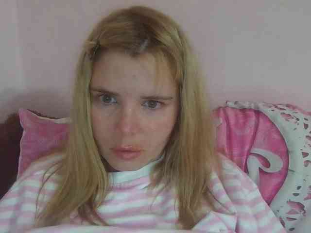 Model: ElenaPleasure