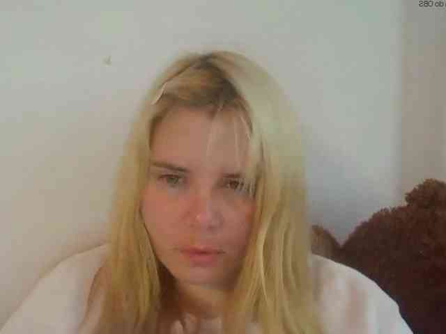 ElenaPleasure webcam