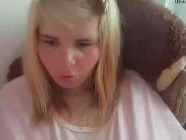 ElenaPleasure webcam