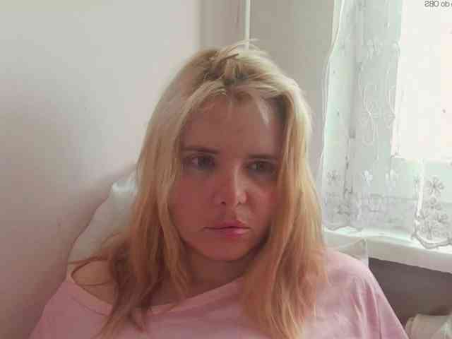 ElenaPleasure webcam