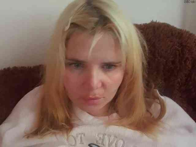 ElenaPleasure webcam