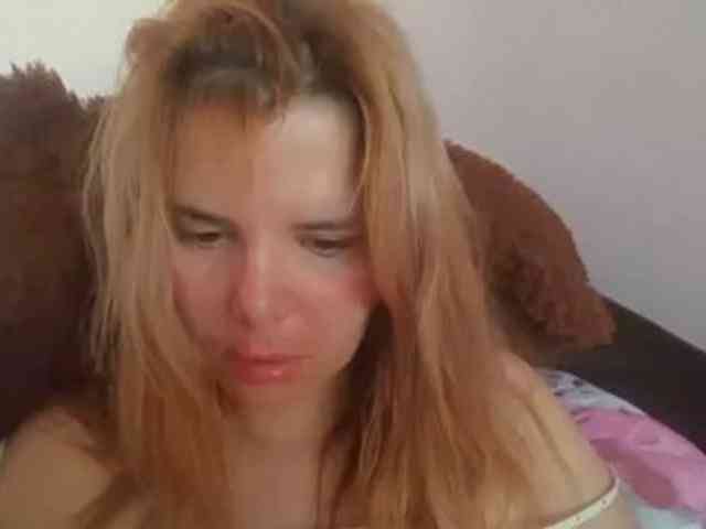 ElenaPleasure webcam
