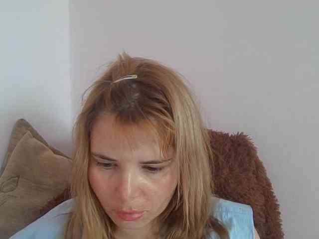 ElenaPleasure webcam
