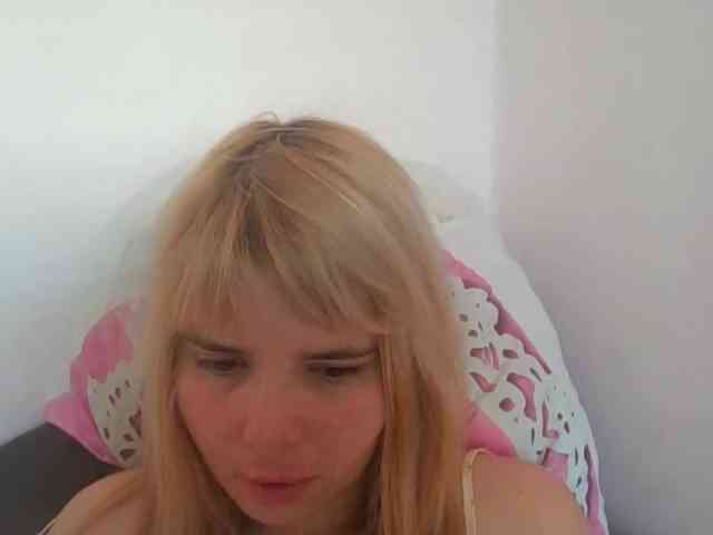 ElenaPleasure webcam