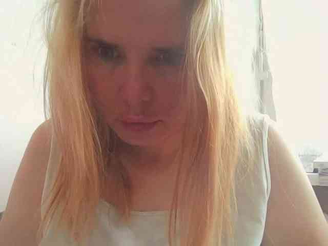 ElenaPleasure webcam