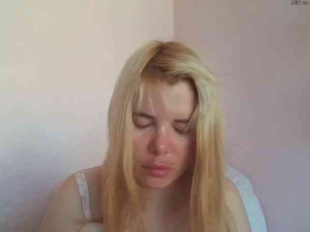 Model: ElenaPleasure