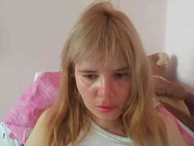 ElenaPleasure webcam